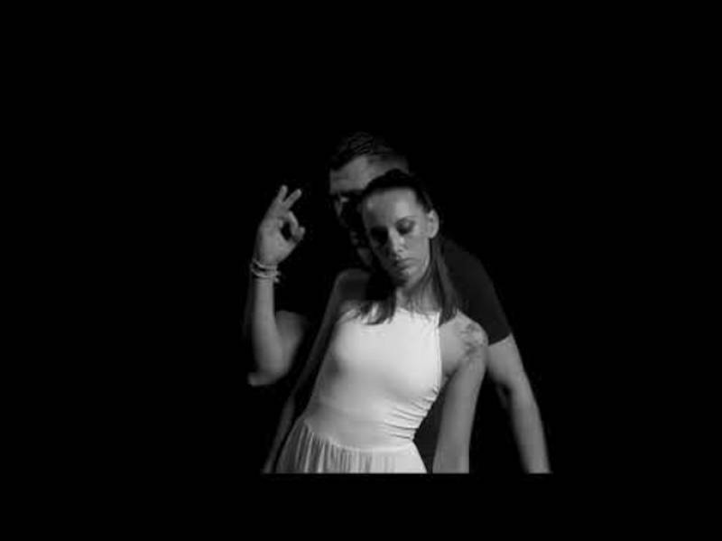 Réalisation de clip : Une Odyssée Artistique en Noir et Mouvement